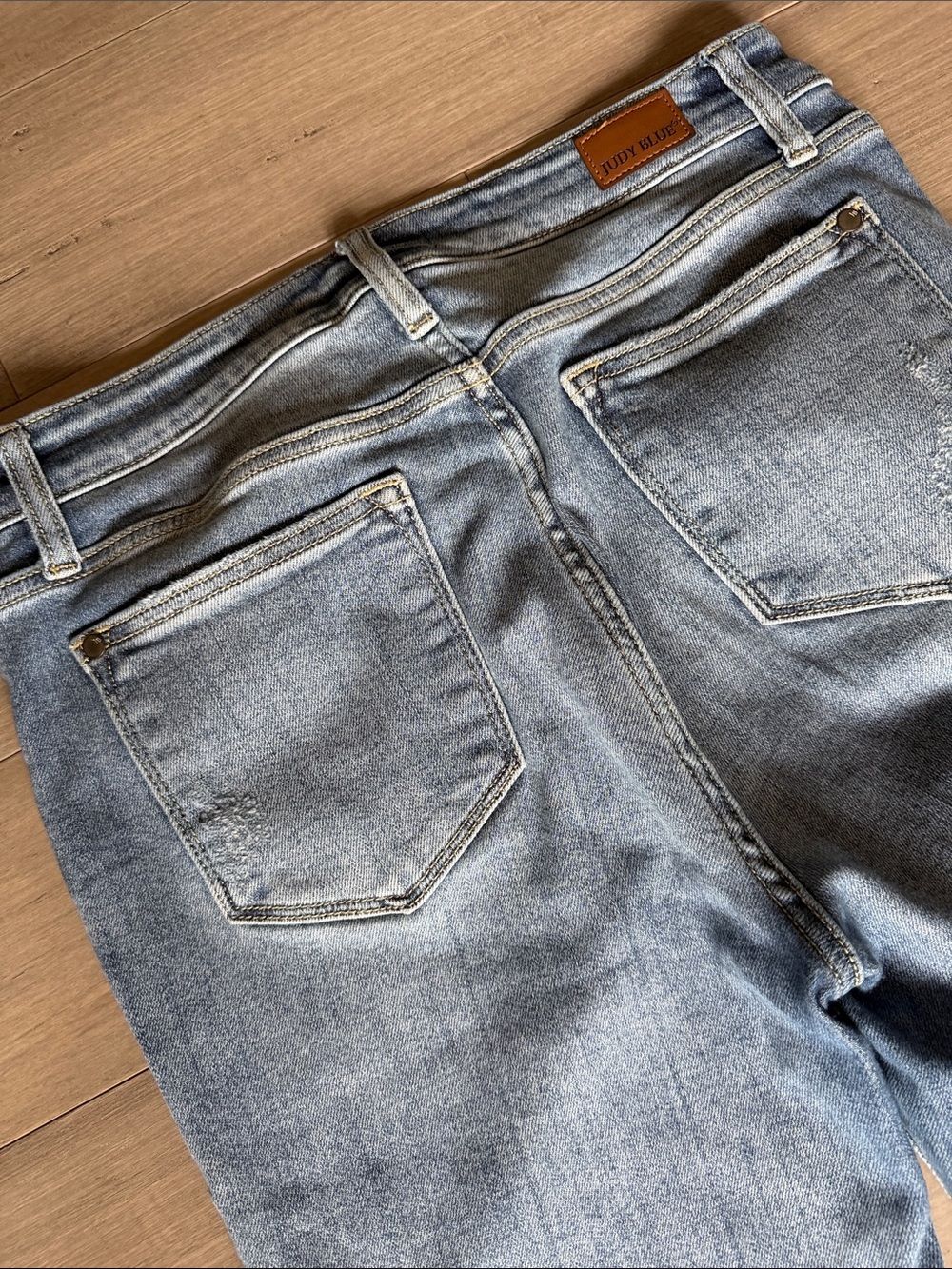 Judy Blue Light Wash Bootcut Jeans - Picture 6 of 10